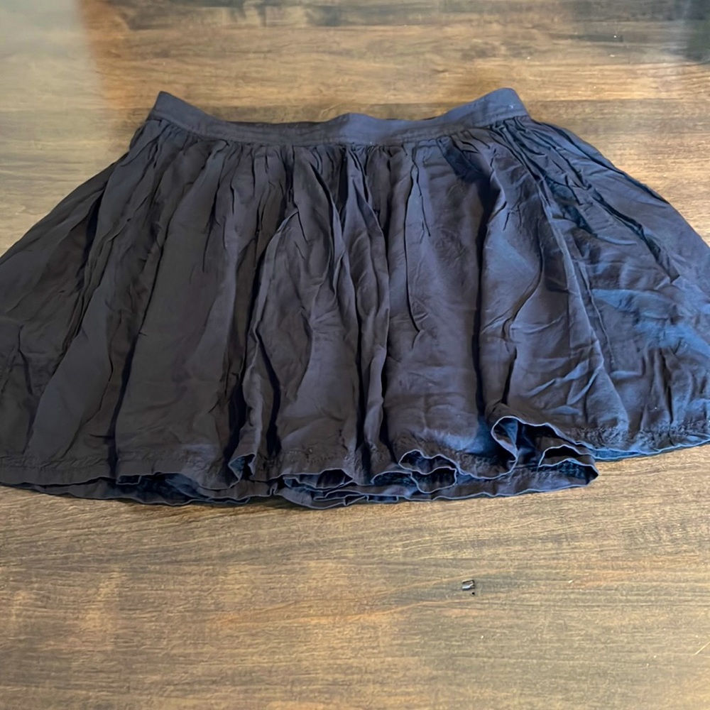 American Eagle black crinkly mini skirt. Size small.